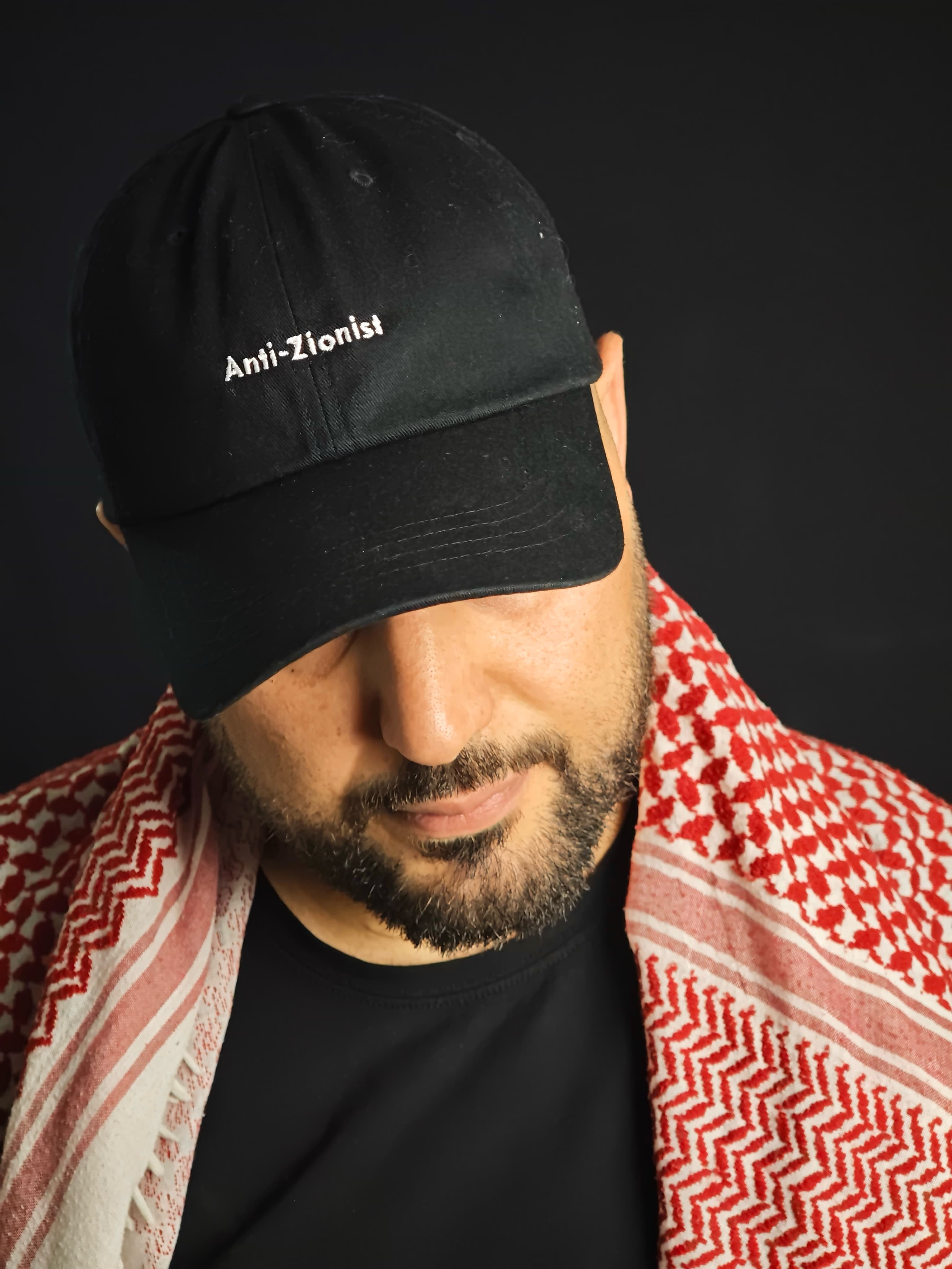 ”ANTI-zionist” Broderad keps